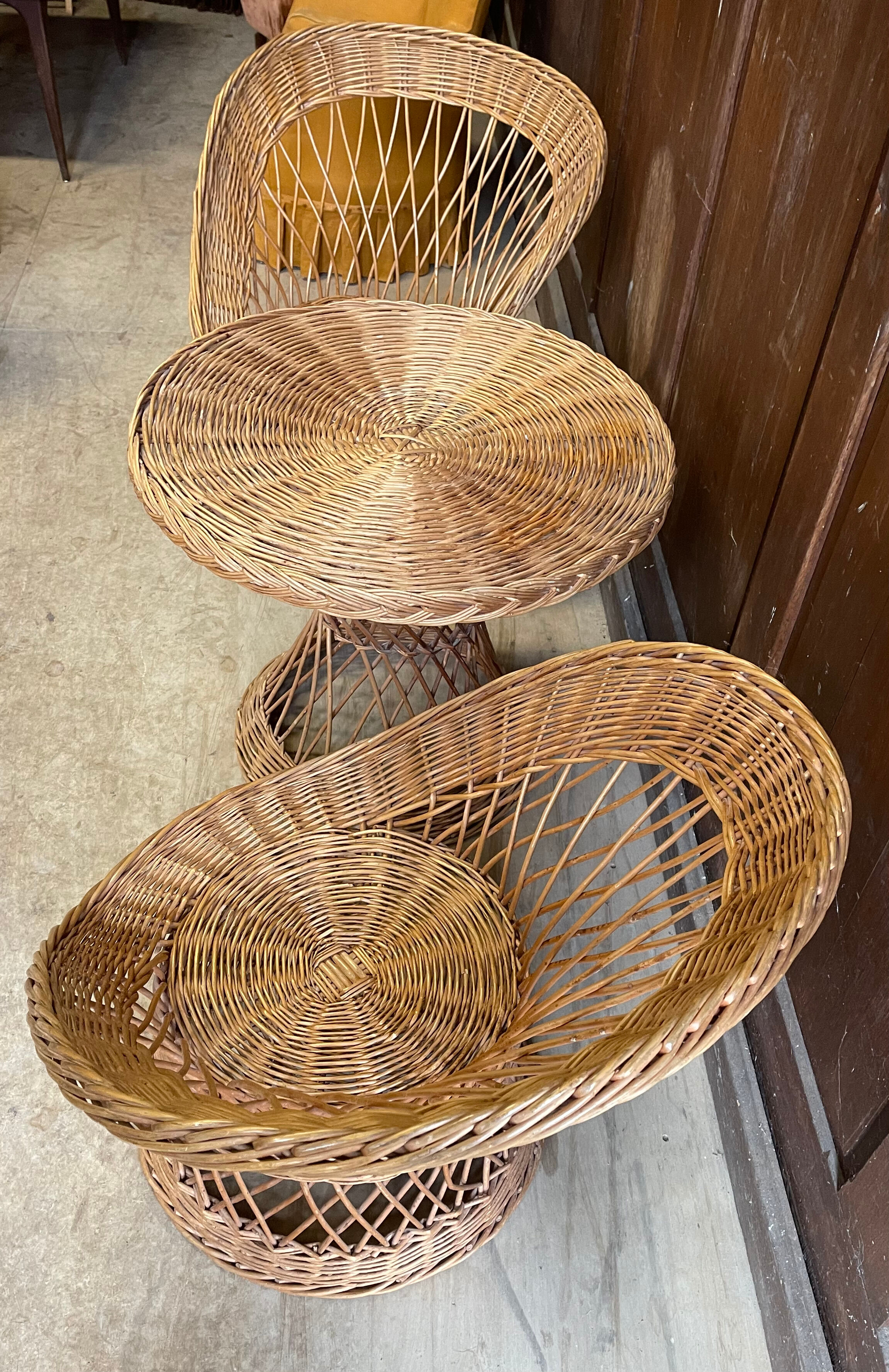 Fauteuils table en rotin vintage
