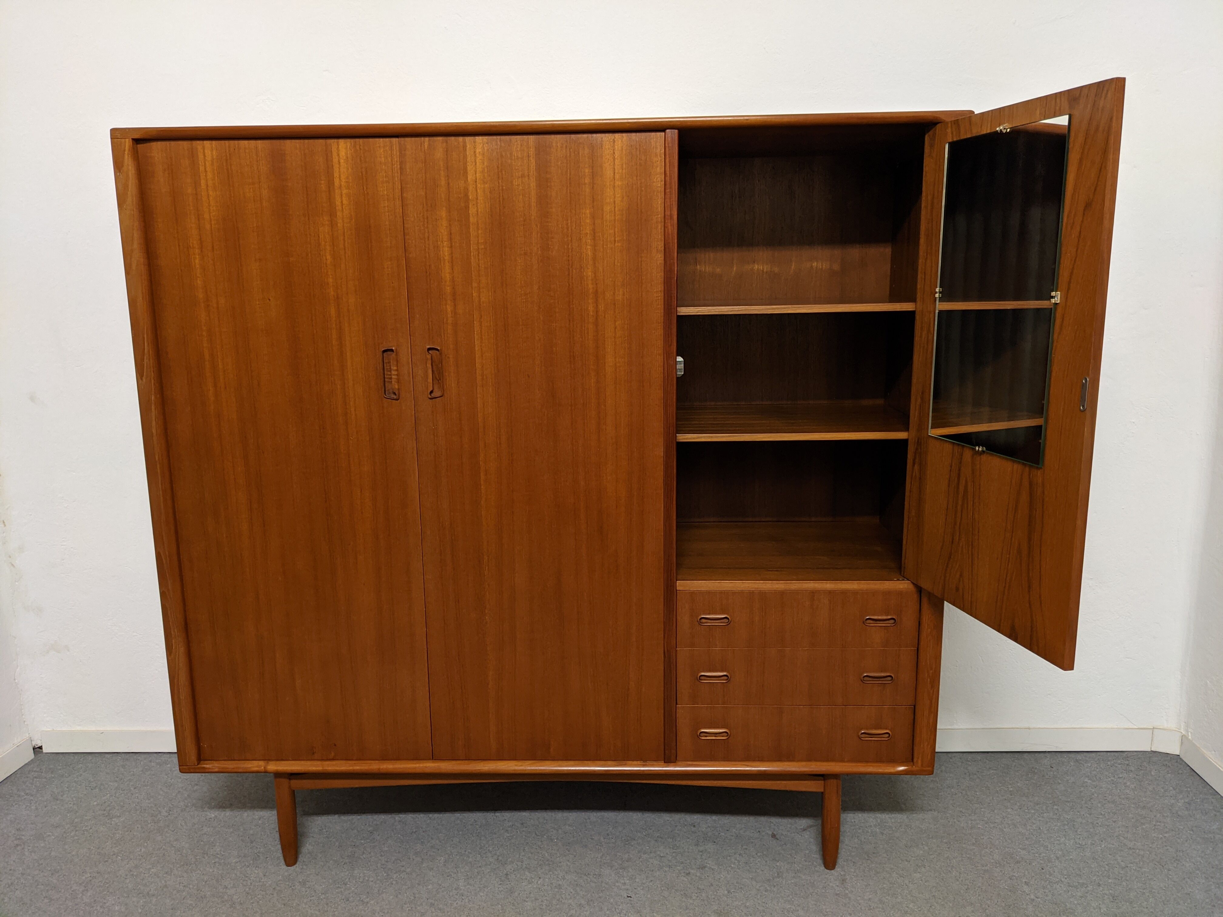 Danish teak wardrobe from the 50s/60s