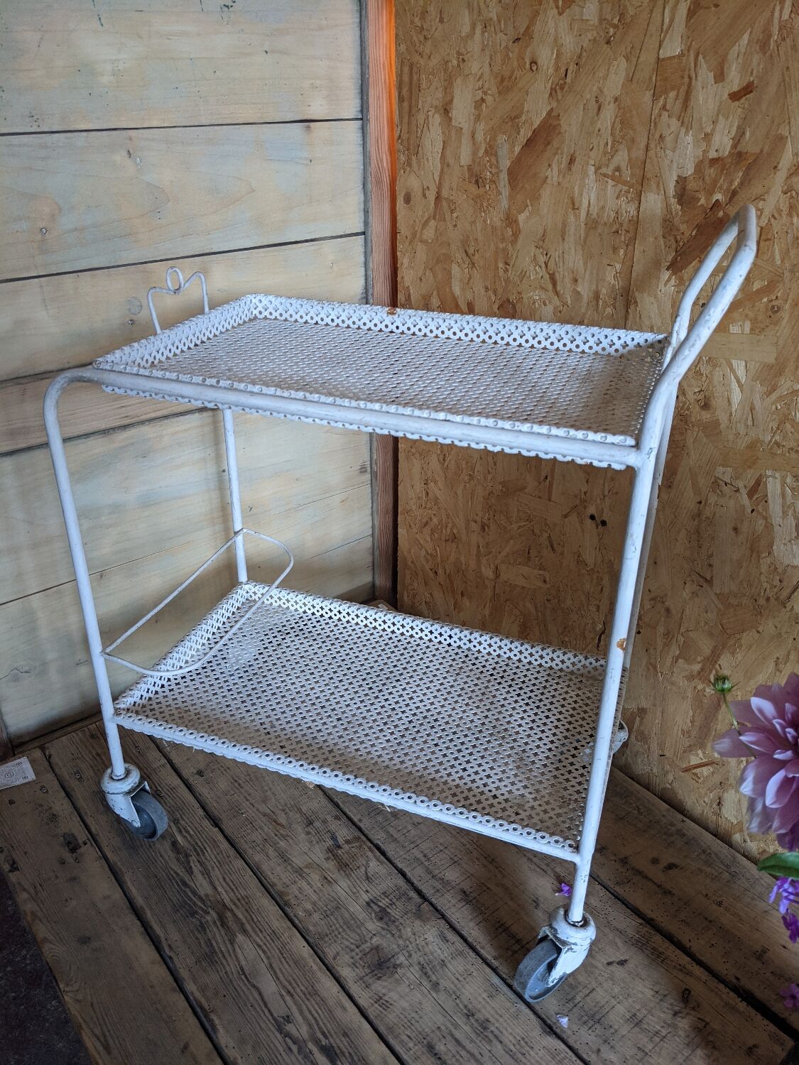 Vintage metal server
