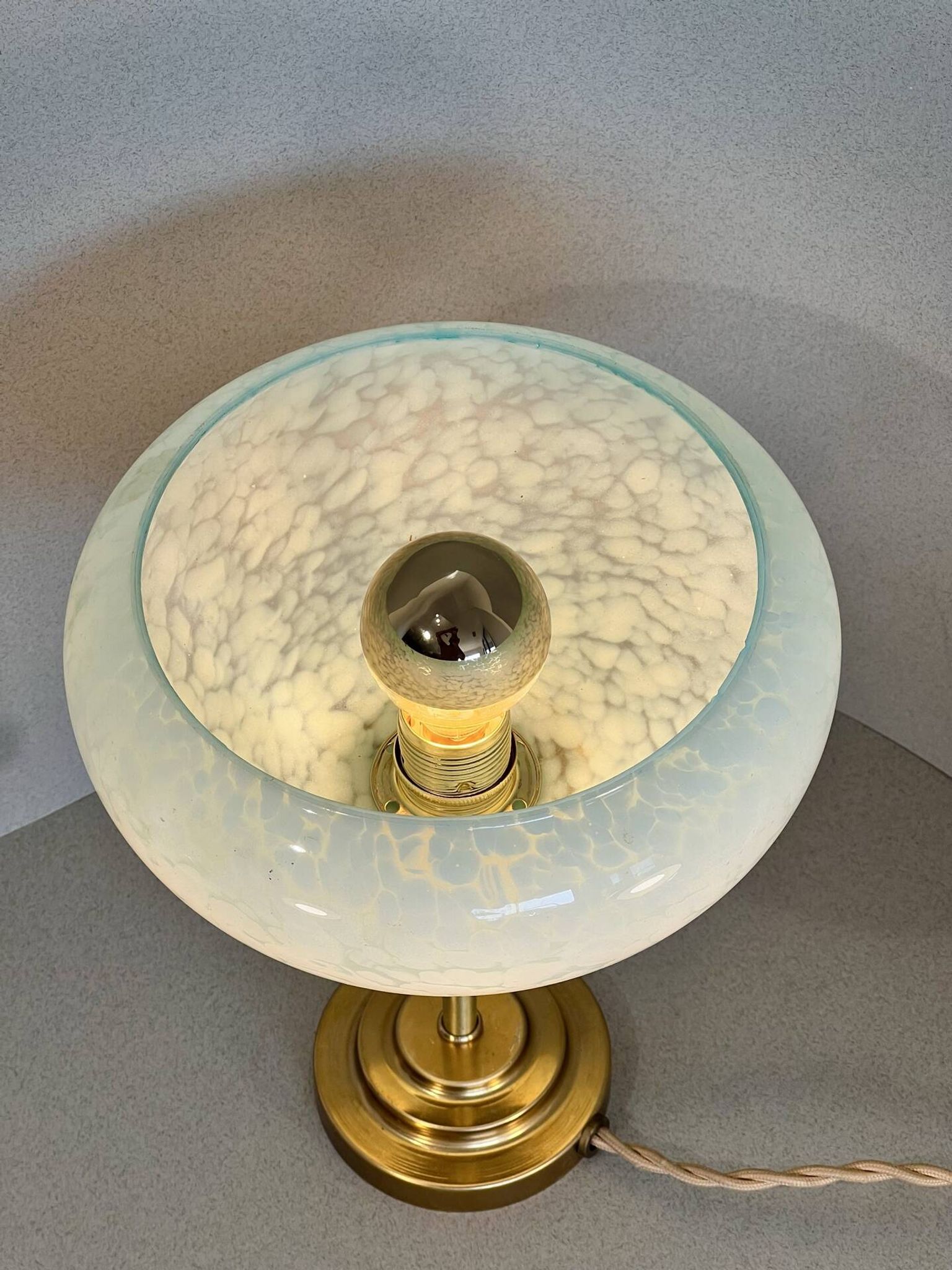 Vintage table lamp in blue Clichy glass & patinated brass