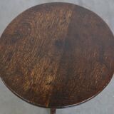 Round Antique English Oak Side Table from the 19th Century