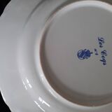 Flat plate No. 4 The Roosters signed Lunéville Keller & Guérin diam. 25.5c