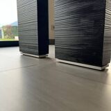 Table en bois massif design contemproain