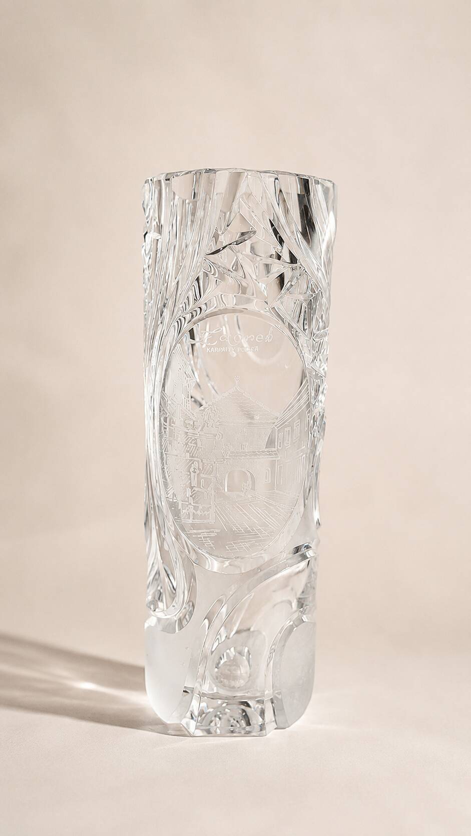 Vase Art Déco en cristal gravé vintage