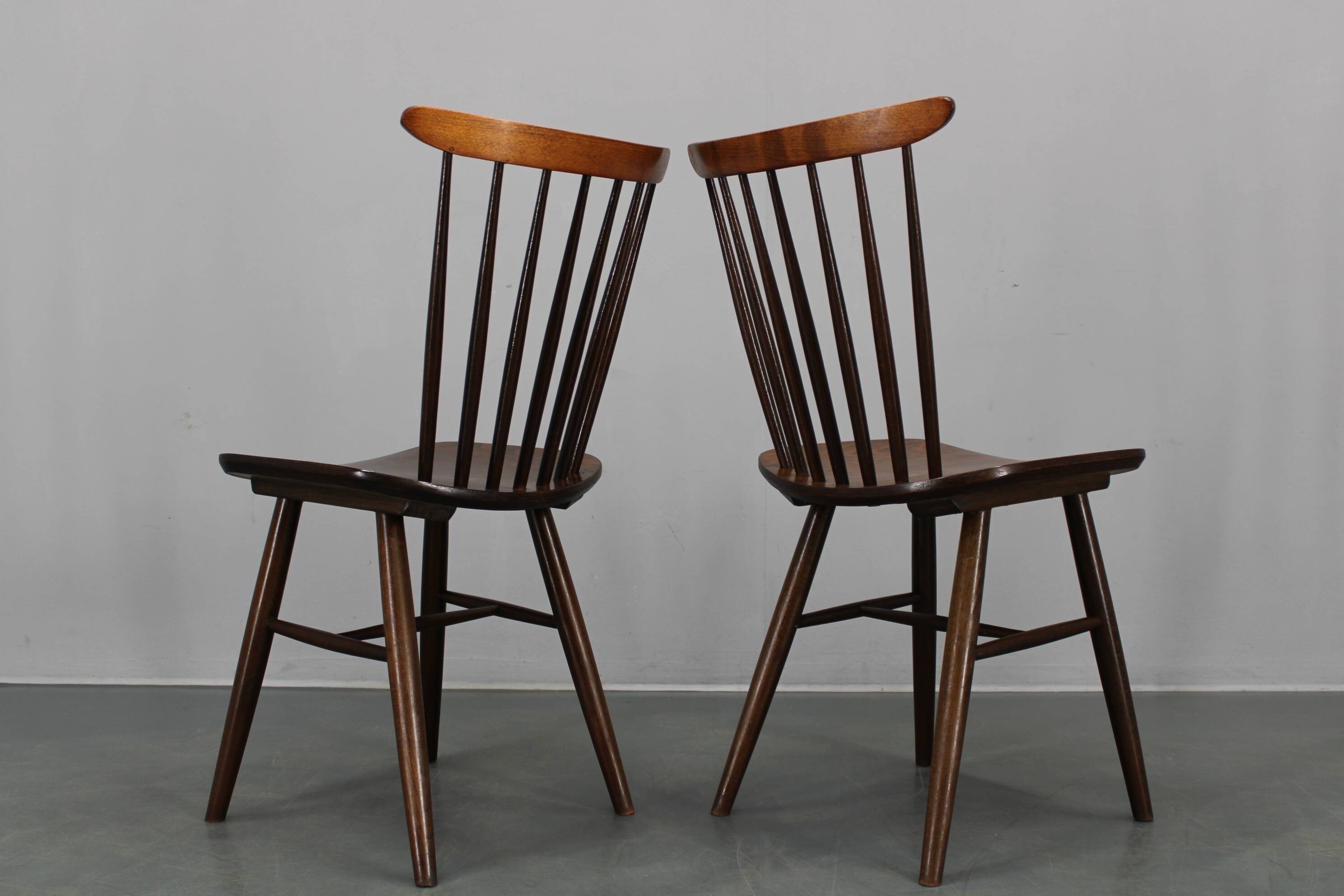 Pair of Drevounia solid beech and plywood veneer chairs, Czechoslovakia, 1970s