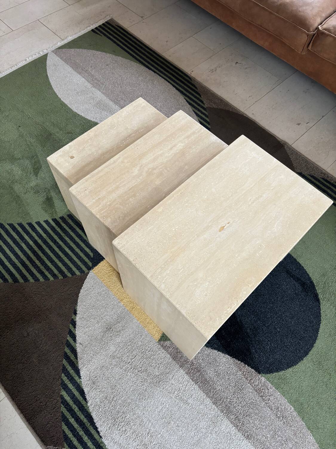 Lot de 3 tables gigognes en travertin