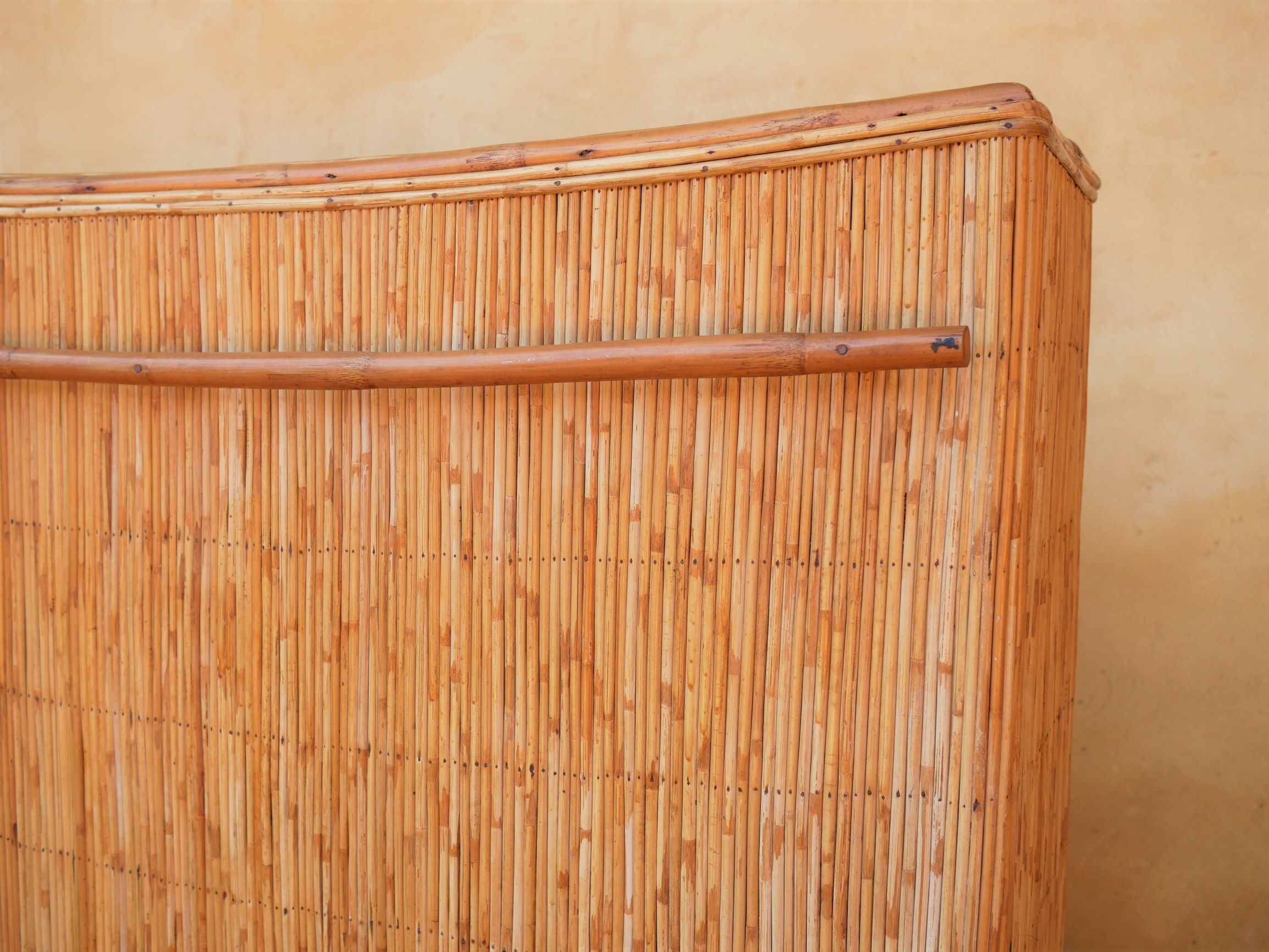 Rattan bar with 3 vintage stools