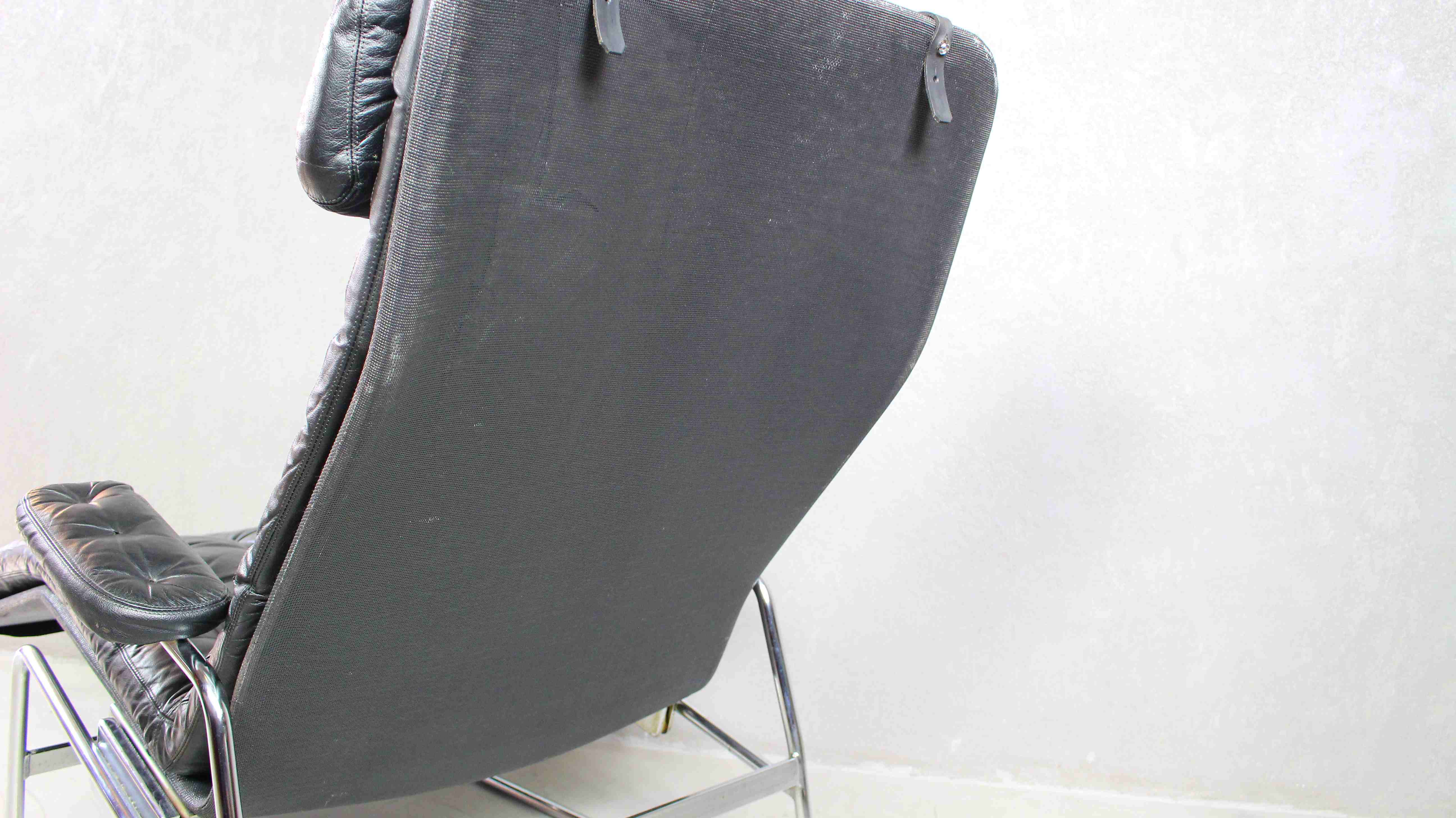 1970s Swedish Leather Chaise by Sam Larsson for DUX