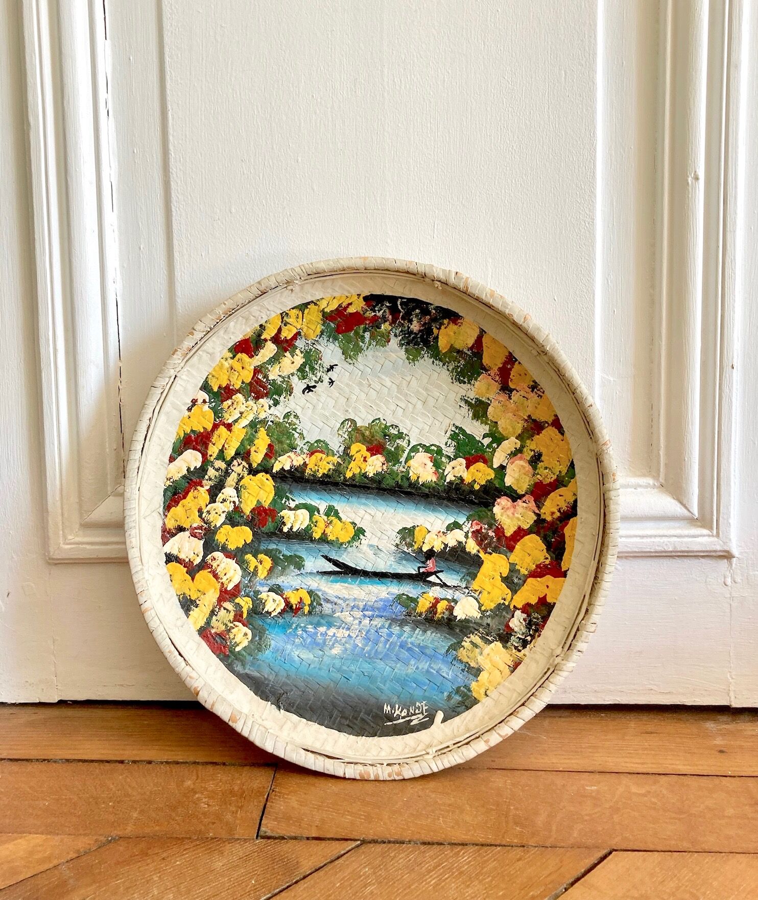 Painted tray basket for wall decoration