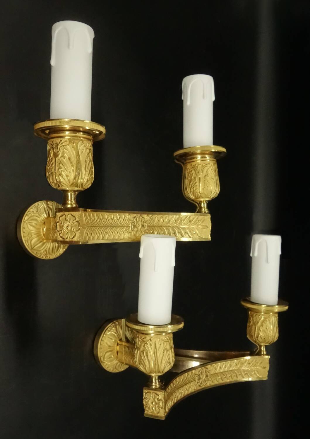 Pair of wall sconces in Restoration style, early 19th century - gilded bronze signed MENE.