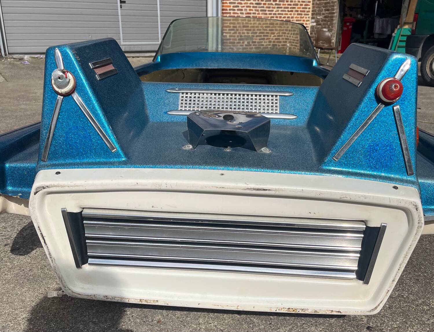 Space shuttle godbille ride subject