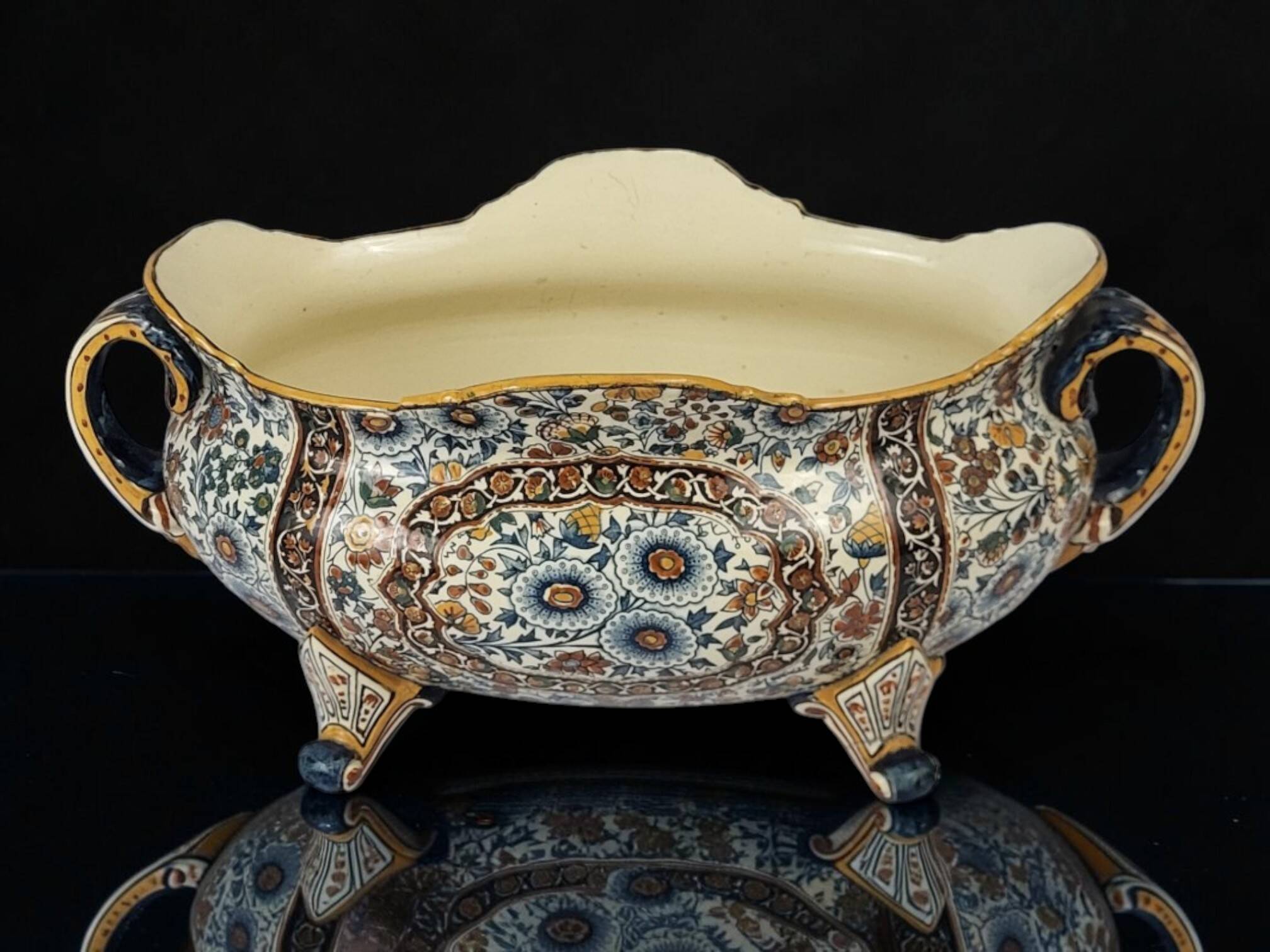 Jardinière en faience de Gien XIXeme decor Persan