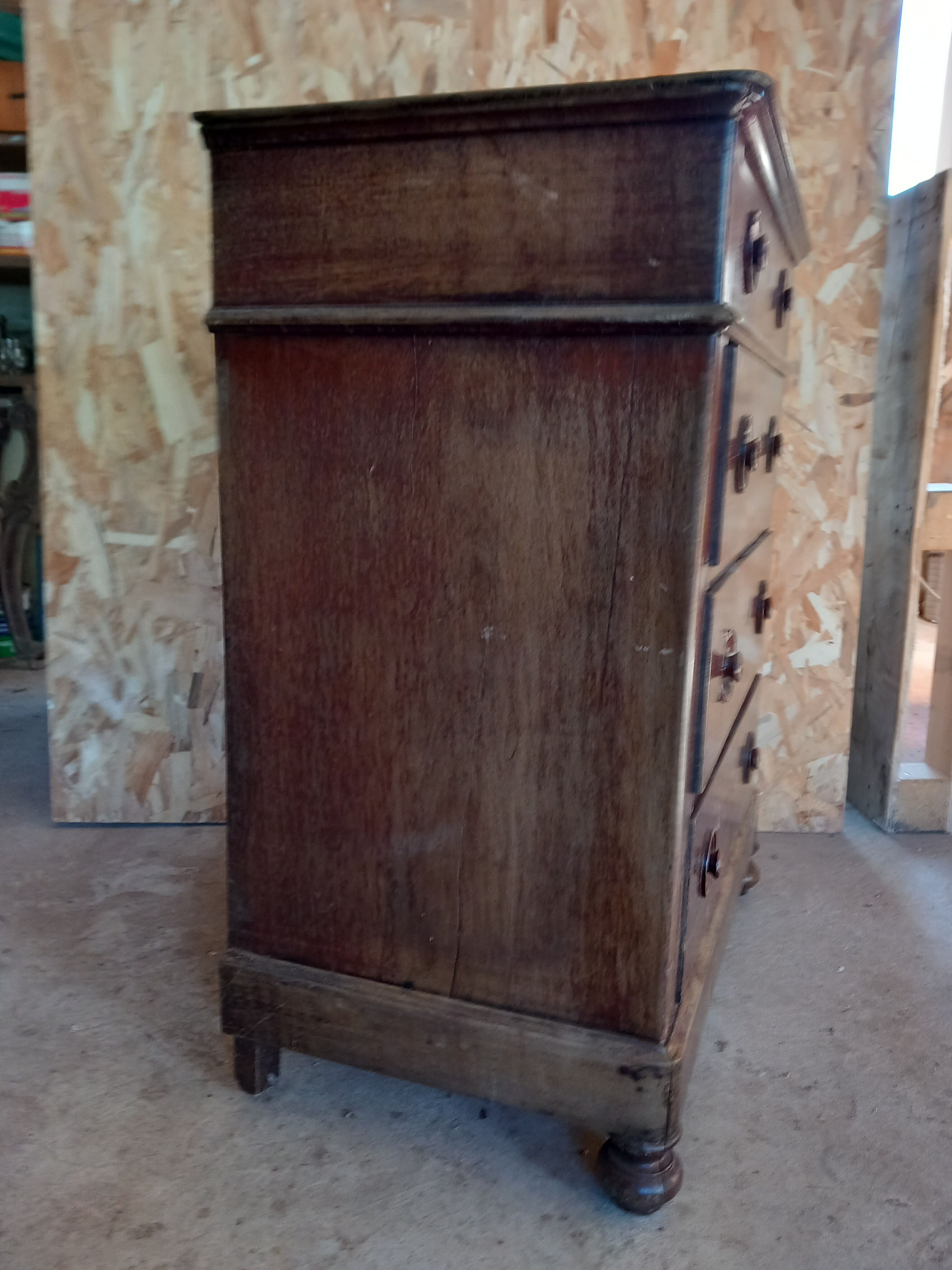 English Chest of Drawers