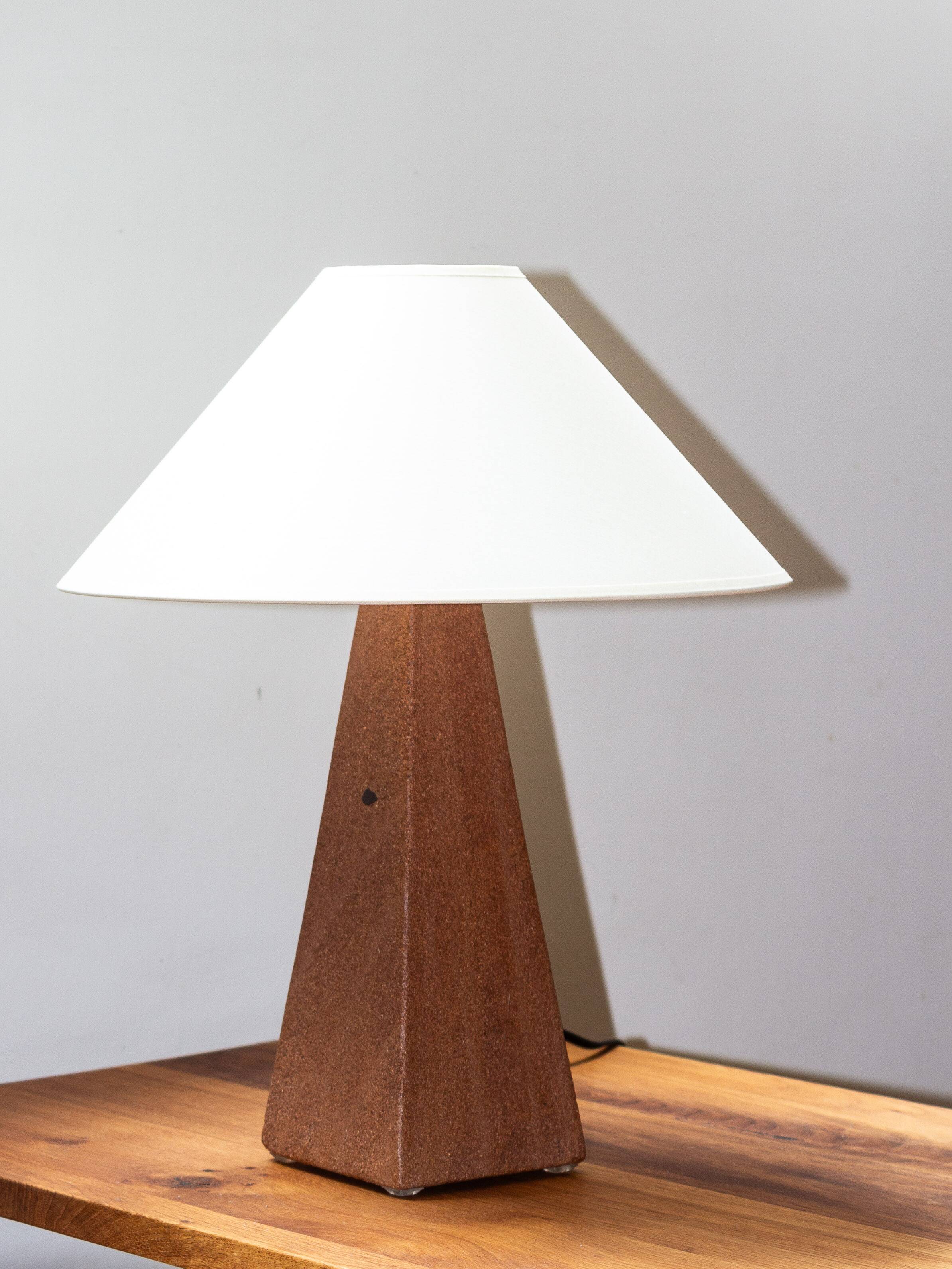 TROIS LAMPES BERGER en verre, deux de forme boule