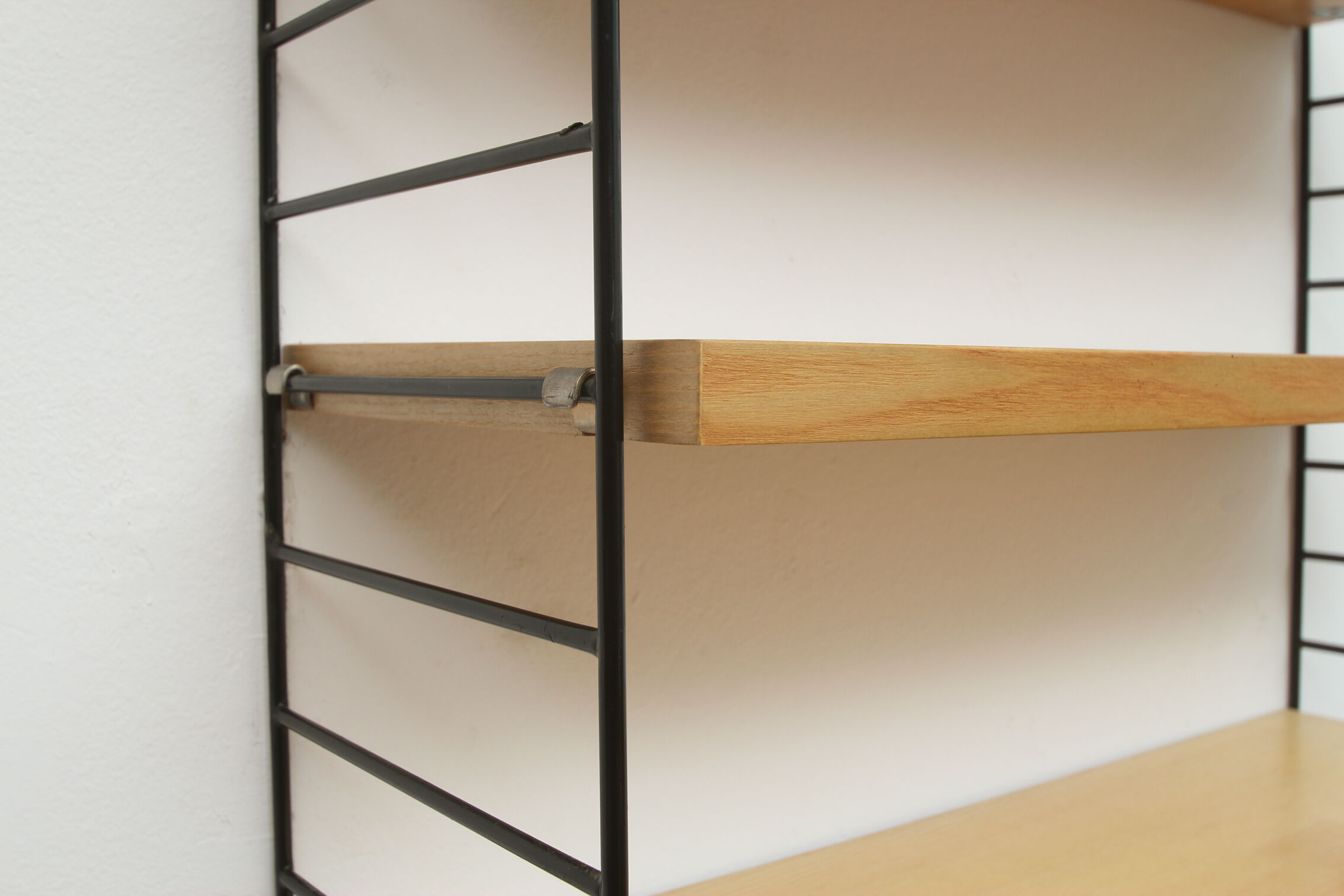 1960s wall unit in ash 7 shelves, Nisse Strinning