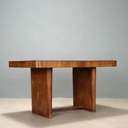 Table en bois plaqué loupe des années 1940