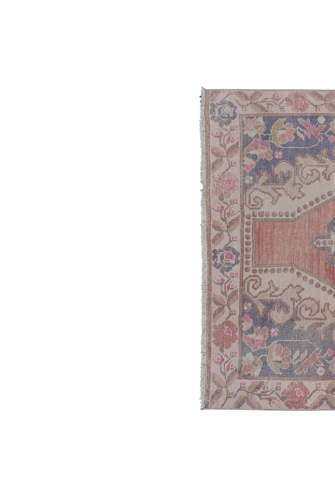 Vintage handmade Turkish rug 135x225 cm