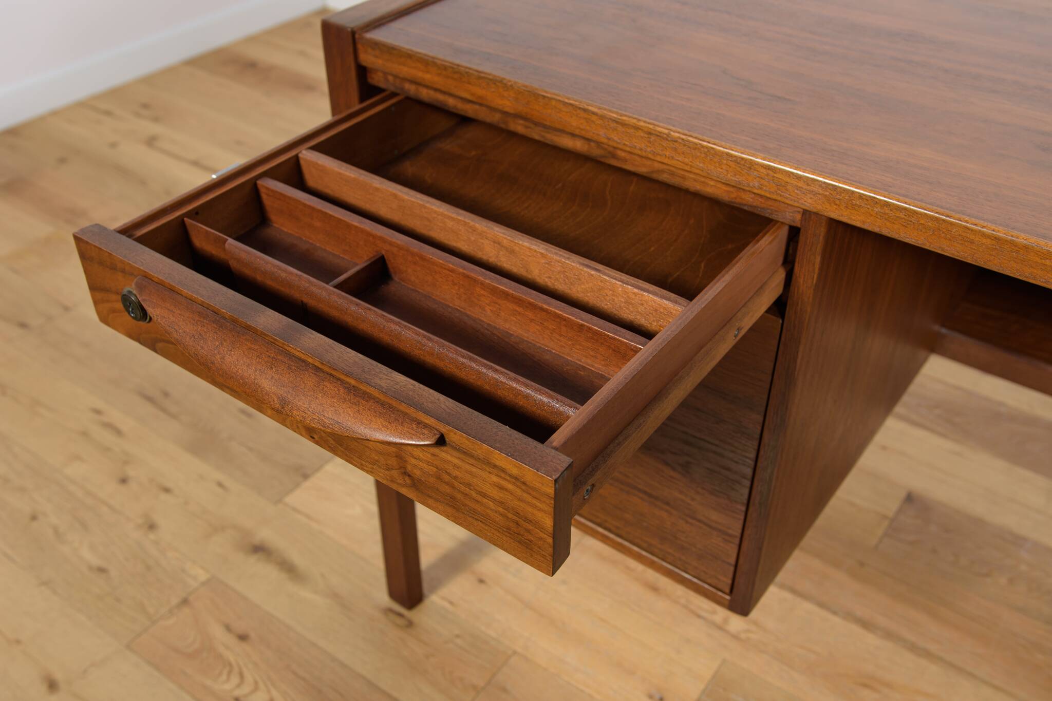 Mid-Century Walnut Desk by Jens Risom for Jens Risom Design, 1960s
