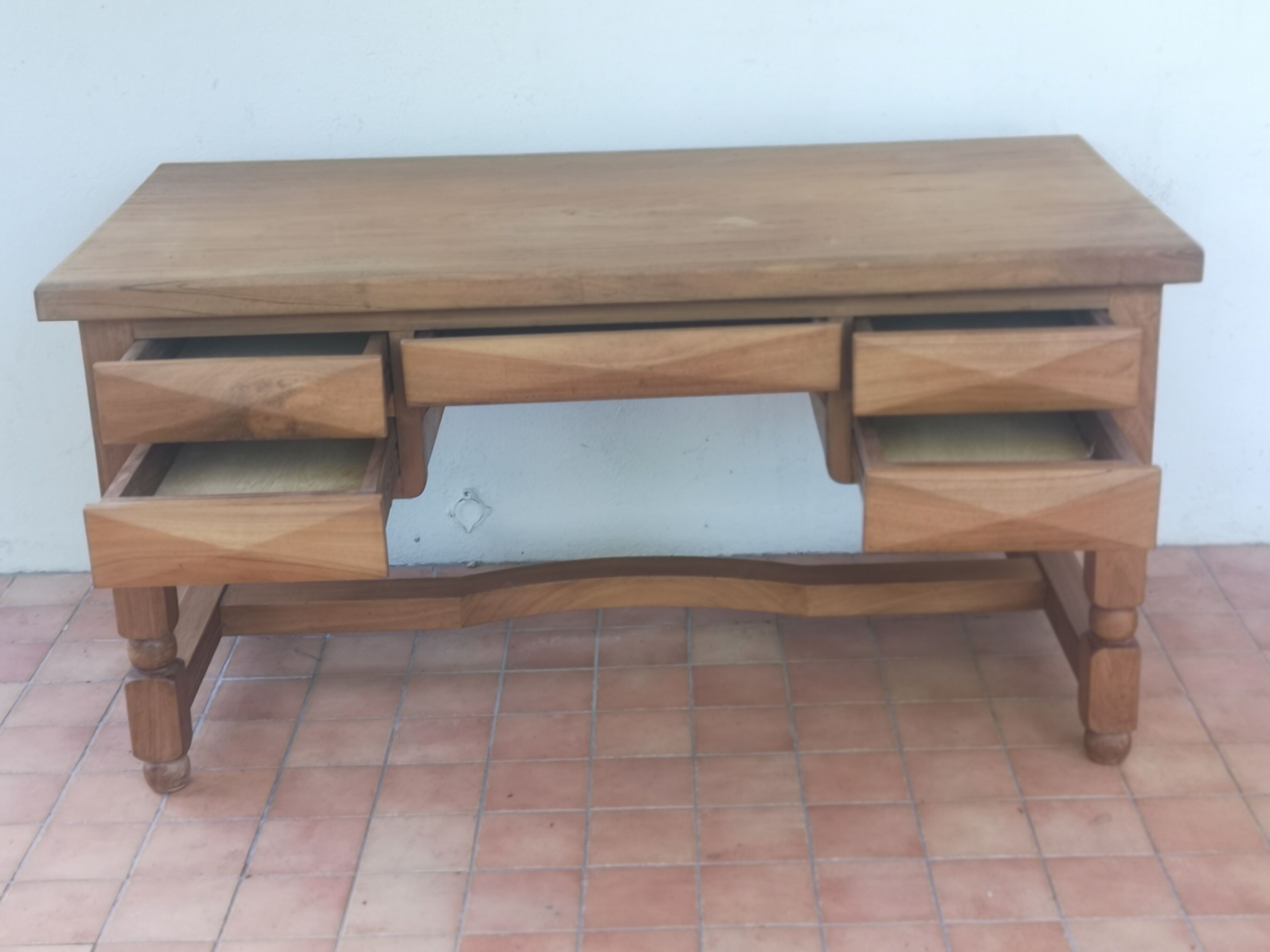 Brutalist minister's office in exotic wood