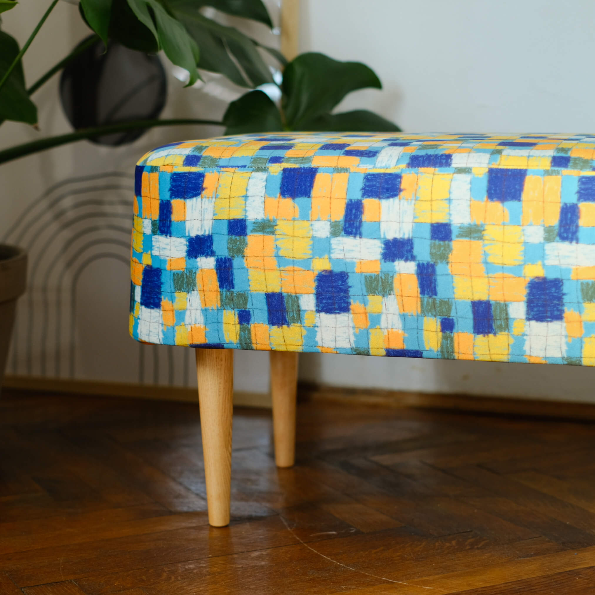 Yellow bench with checks, jacquard fabric, solid wood