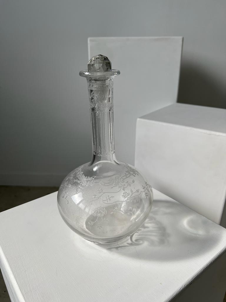 Engraved vintage wine decanter (cork reported)