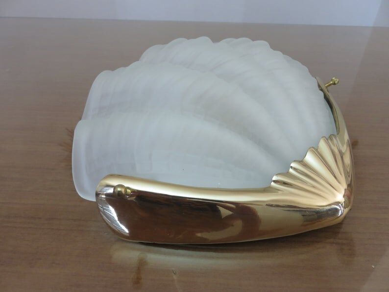 Wall lamp " shell " Art Deco brass and frosted glass 70s