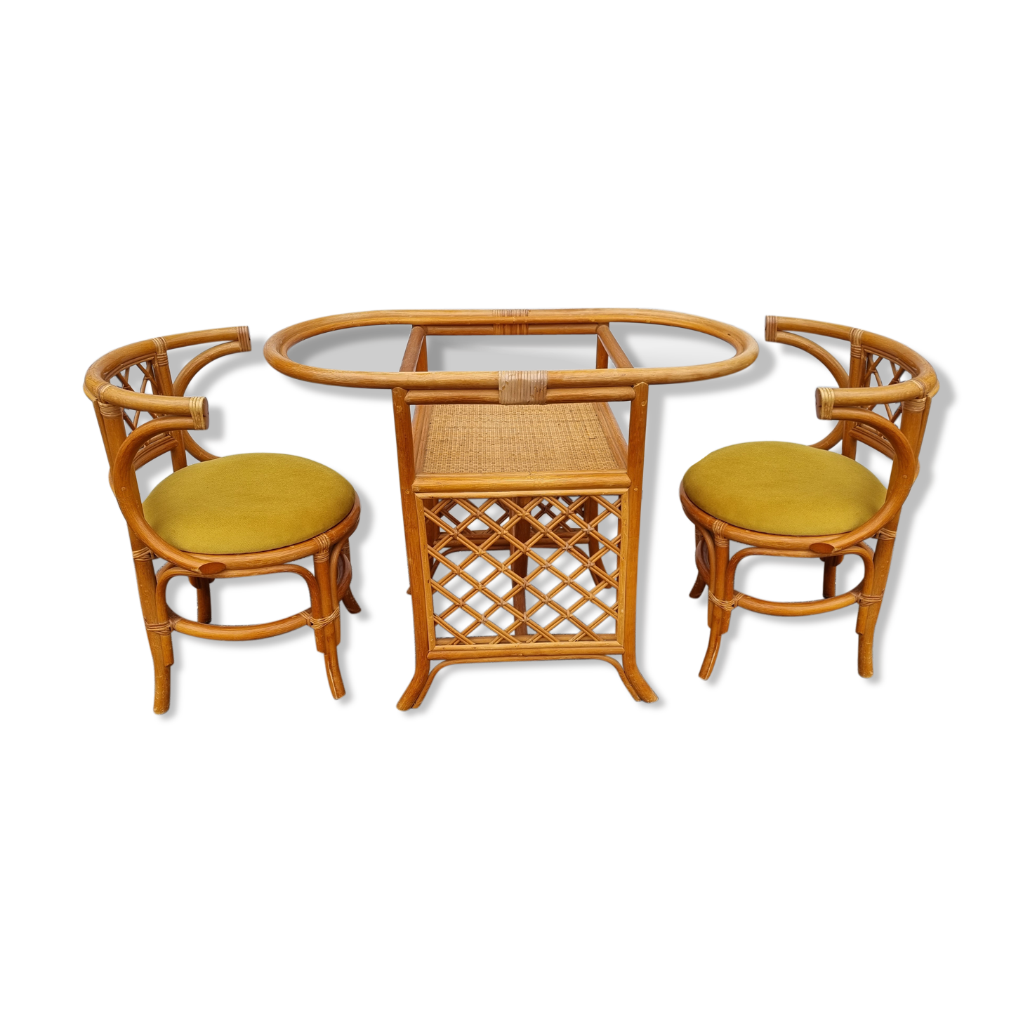Rattan table and 2 armchairs