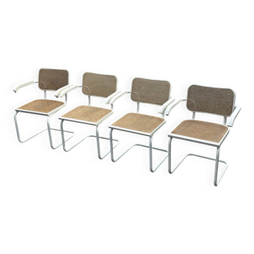 Ensemble de 4 chaises Cesca modèle B64 avec accoudoirs design Marcel Breuer.