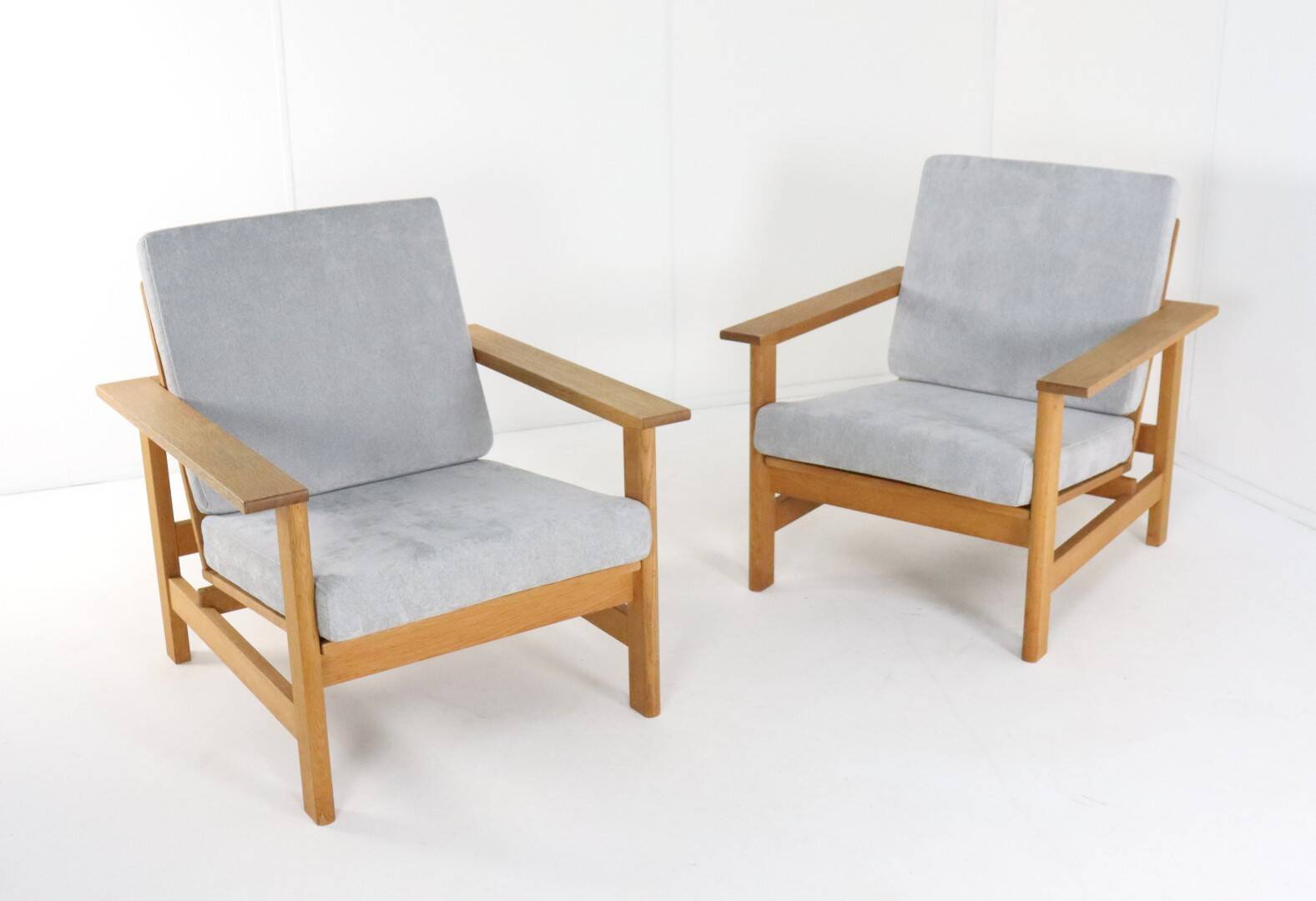 Søren Holst for Frederica Stolefabrik armchair fashion 2551 | 2 pieces in s