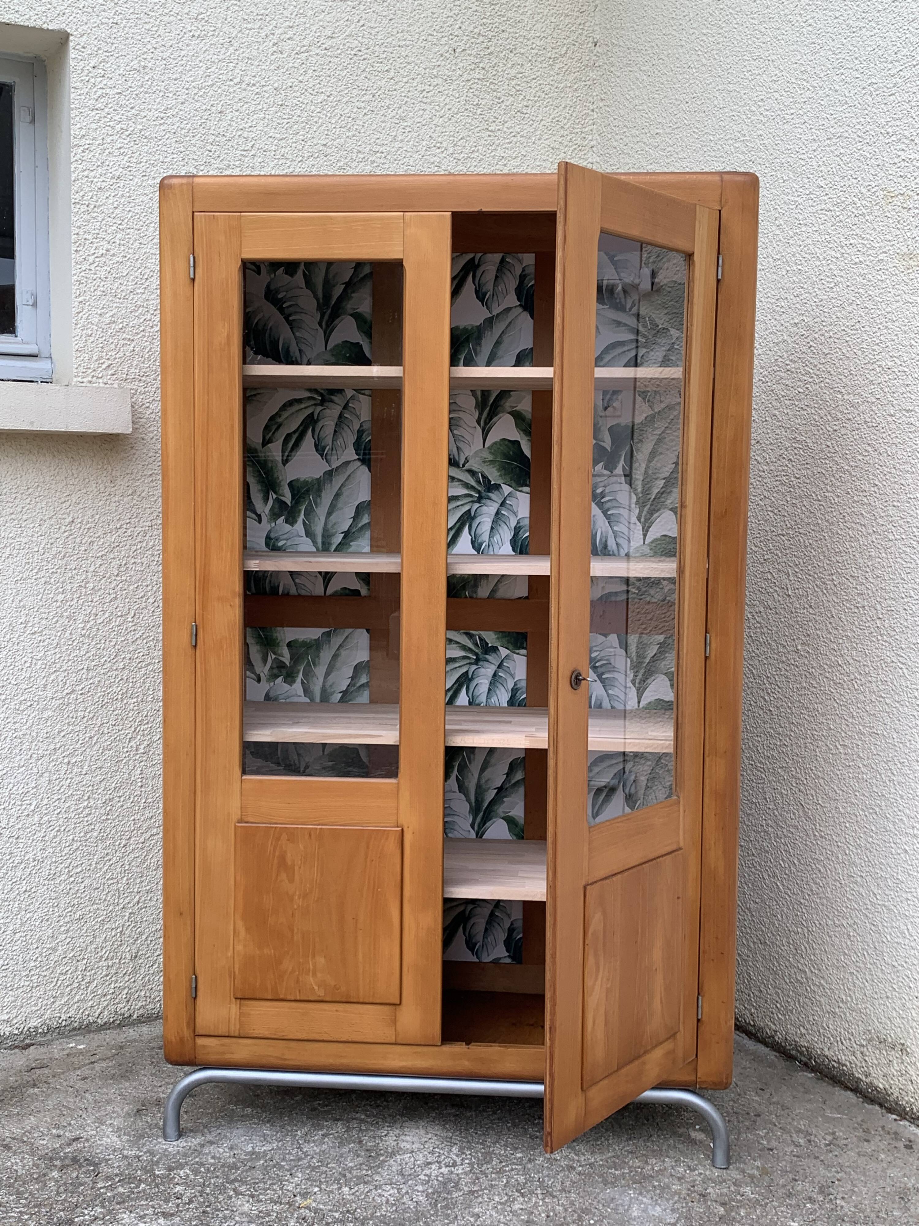 Primary school glass cabinet 1950