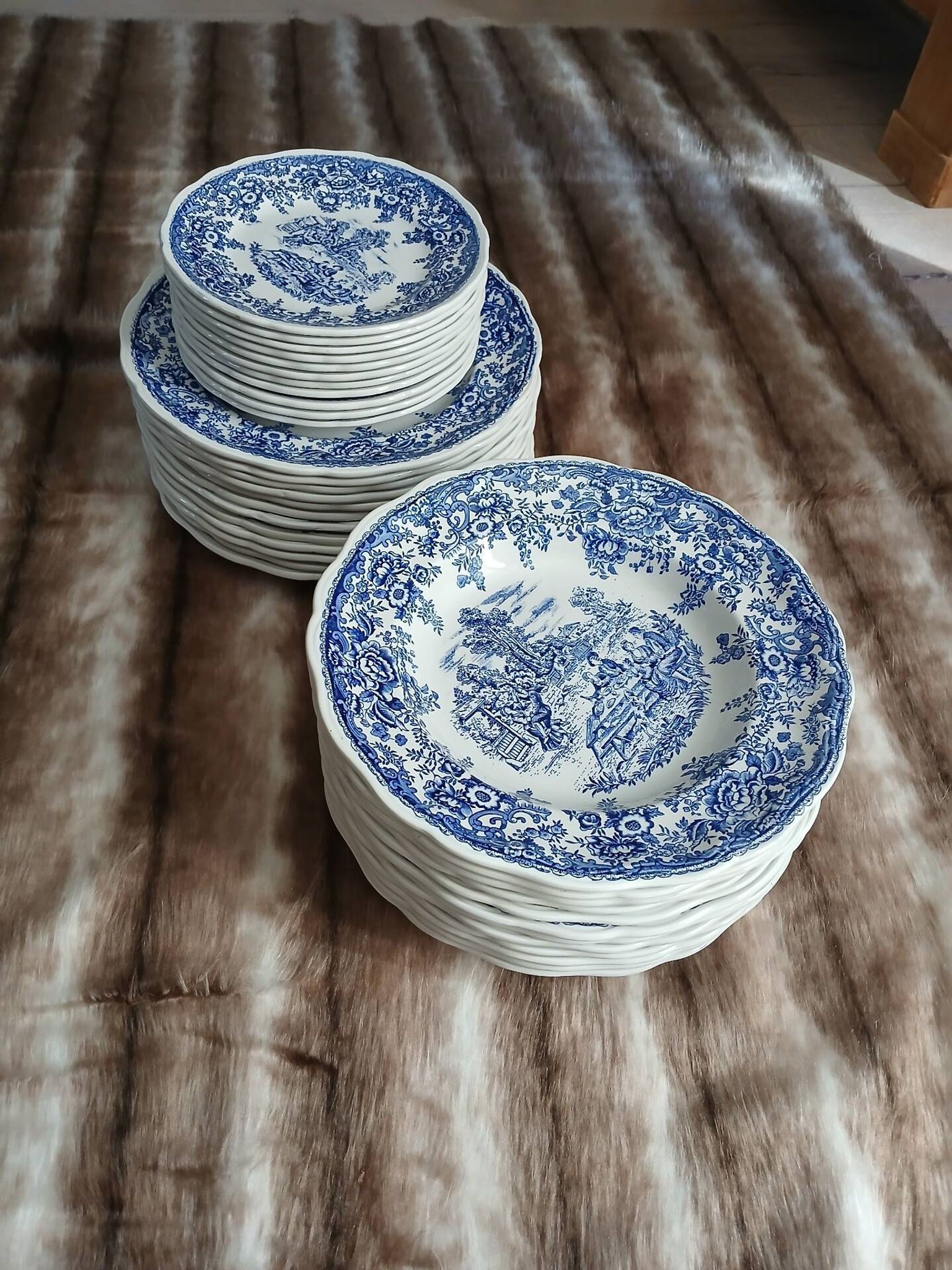 12 antique deep plates Lunéville KG