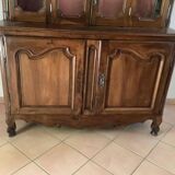 Imposant buffet, vitrine deux corps en noyer