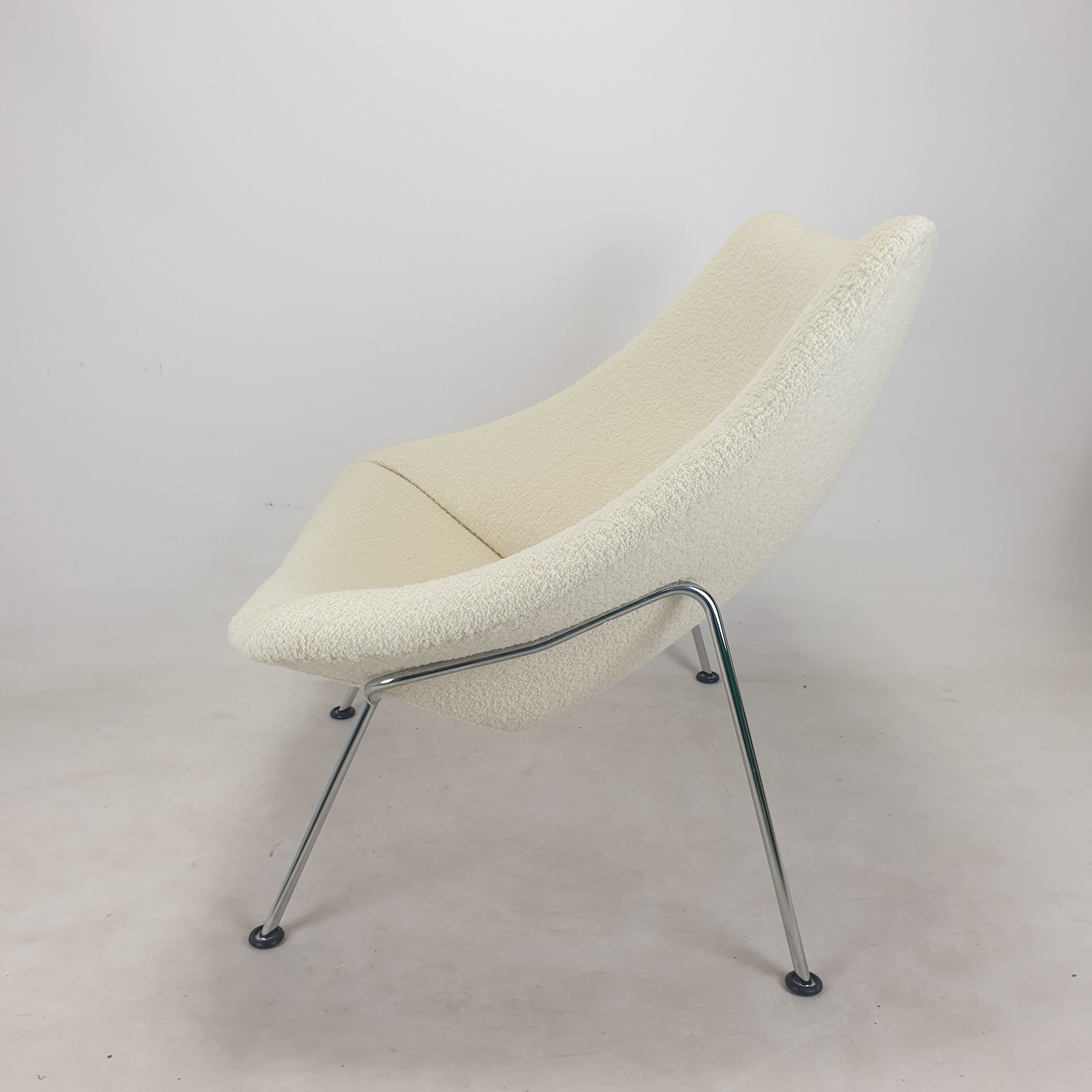 Oyster chairs by Pierre Paulin for Artifort, 1980's