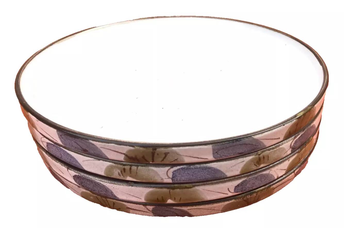 4 Niderviller earthenware dinner plates from the "Prunes" collection