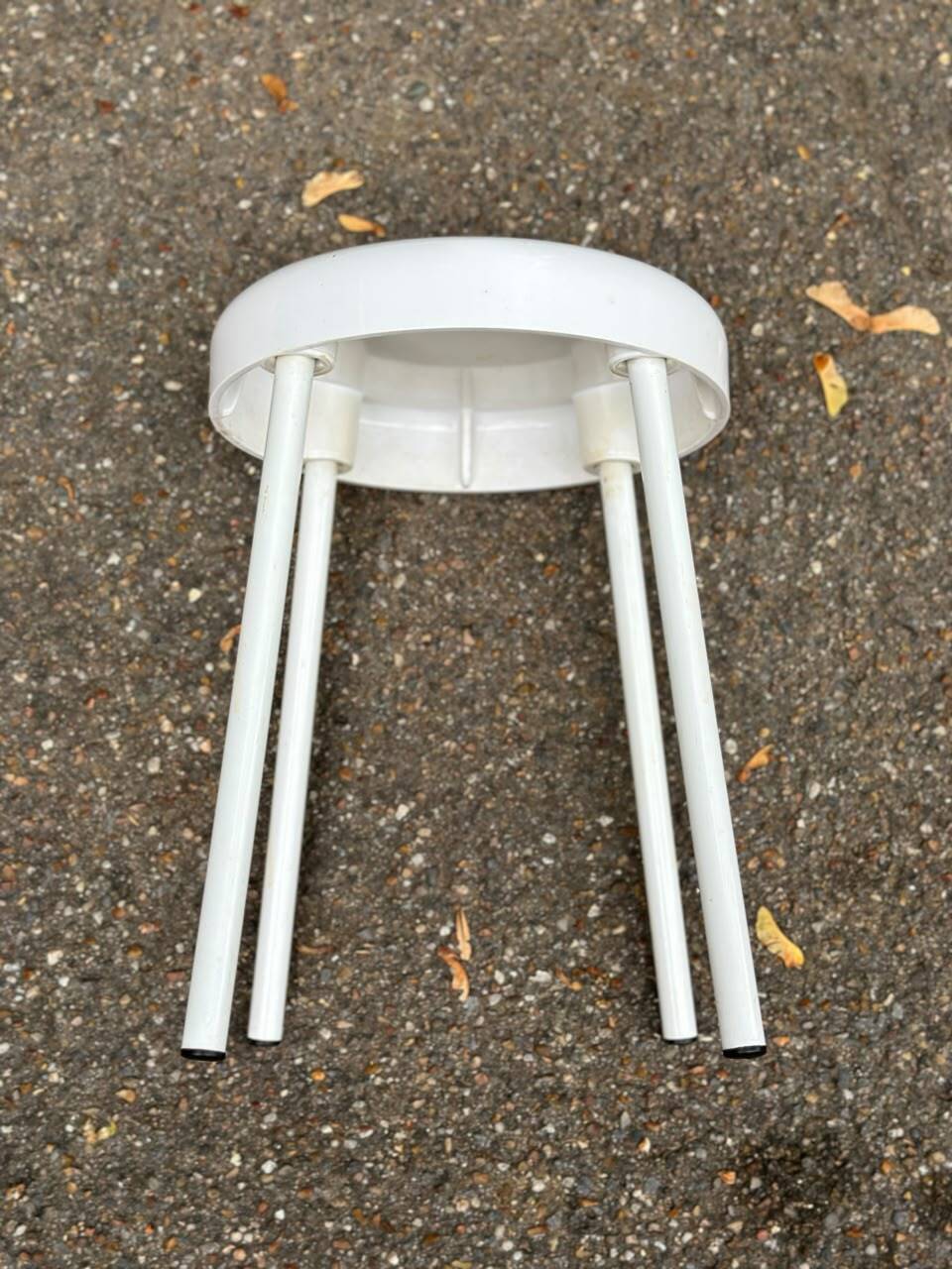 Vintage white stool from the 70s — Space Age / Pop Art design