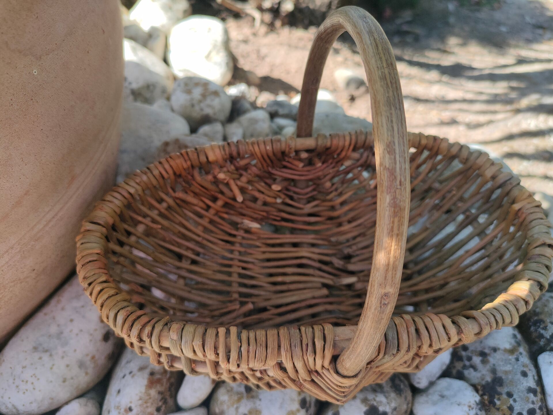 Country-style wicker basket