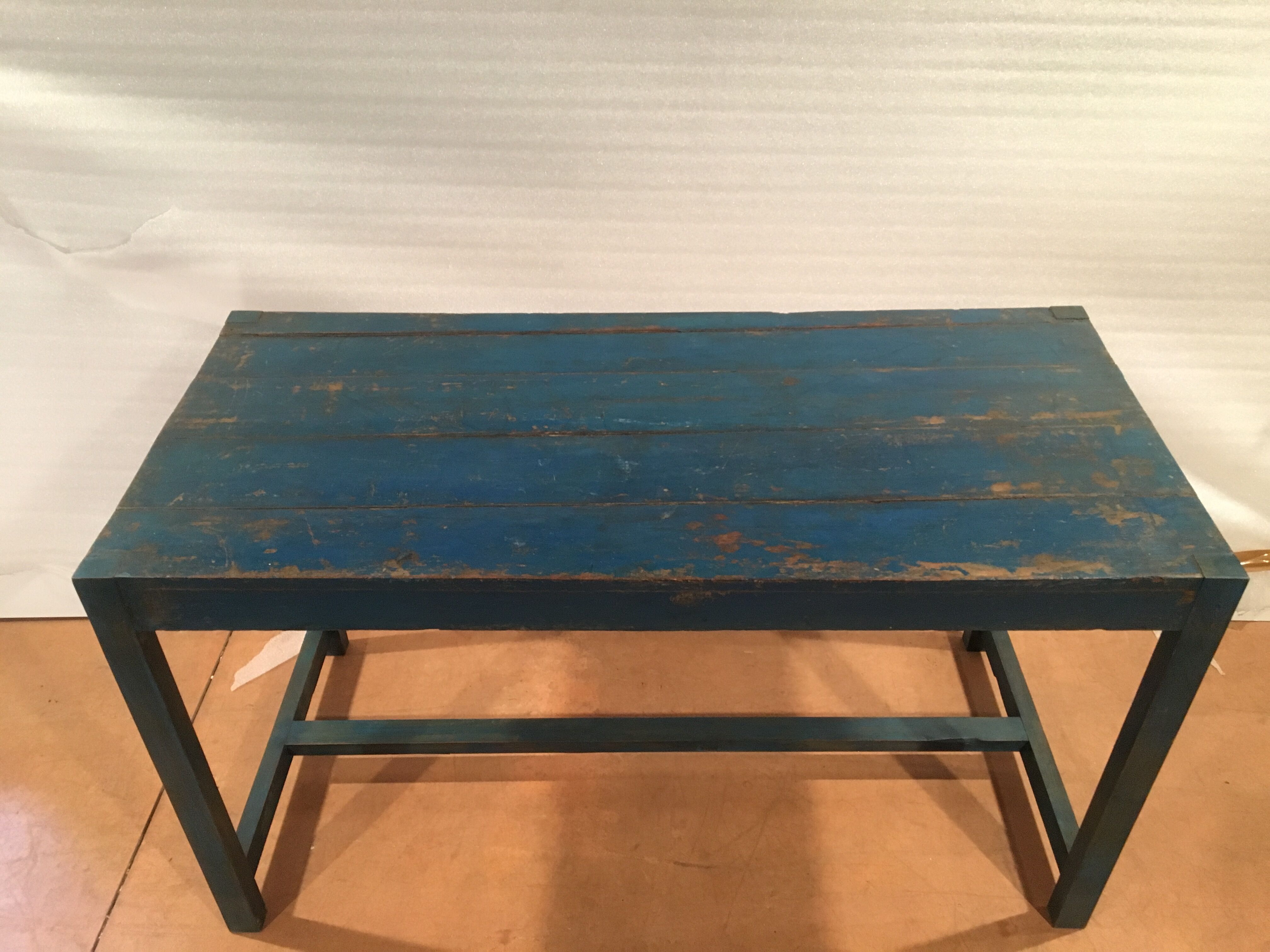 Table de cantine militaire en bois bleu