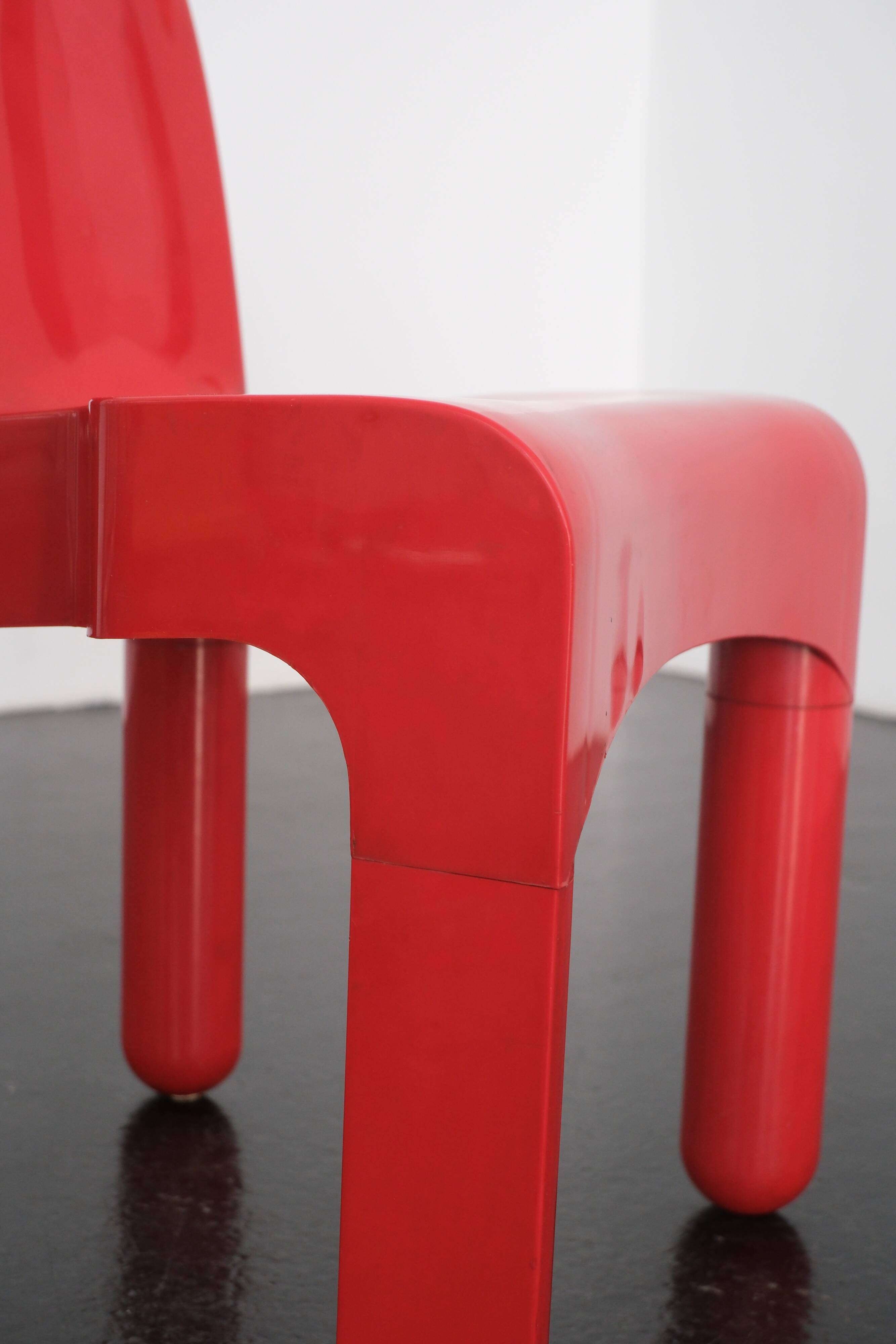 Red "Universale" chair by Joe Colombo / Kartell