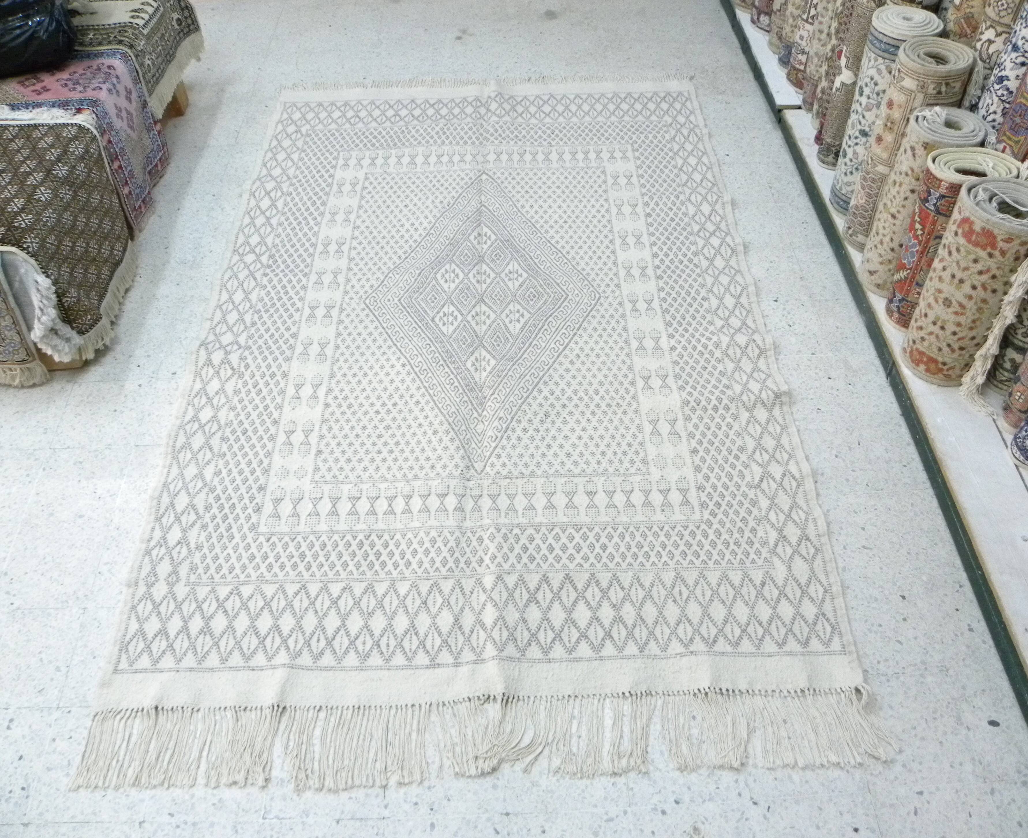 Authentic Nomadel Berber wool kilim rug Tunisian Margoum Beige Grey