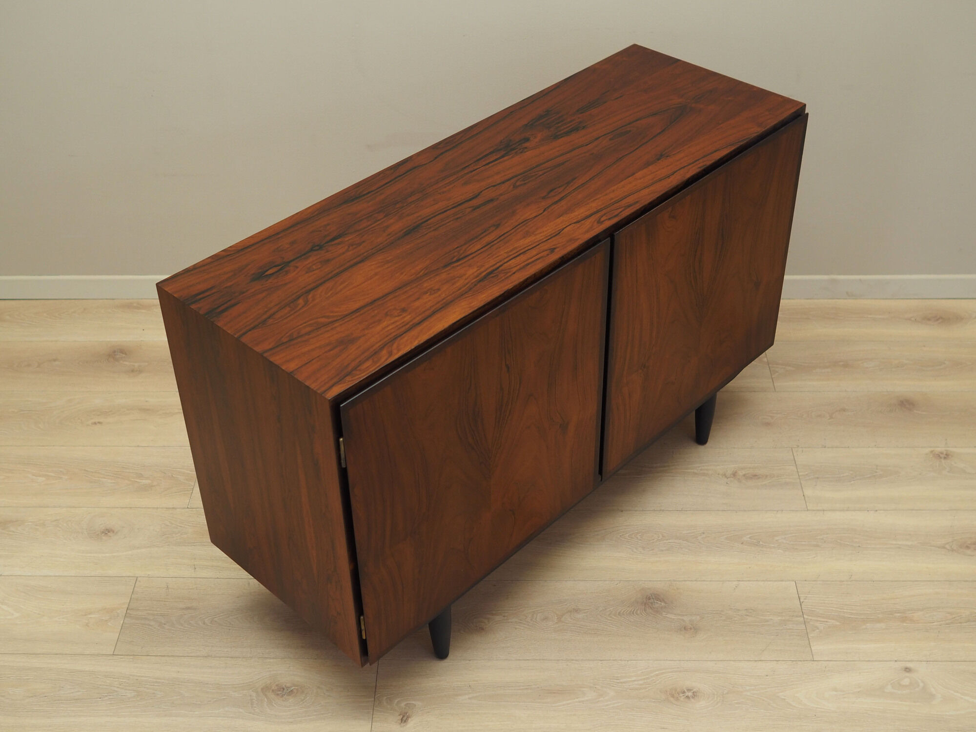 Armoire en palissandre, design danois, années 1970, fabriquée par Omann Jun