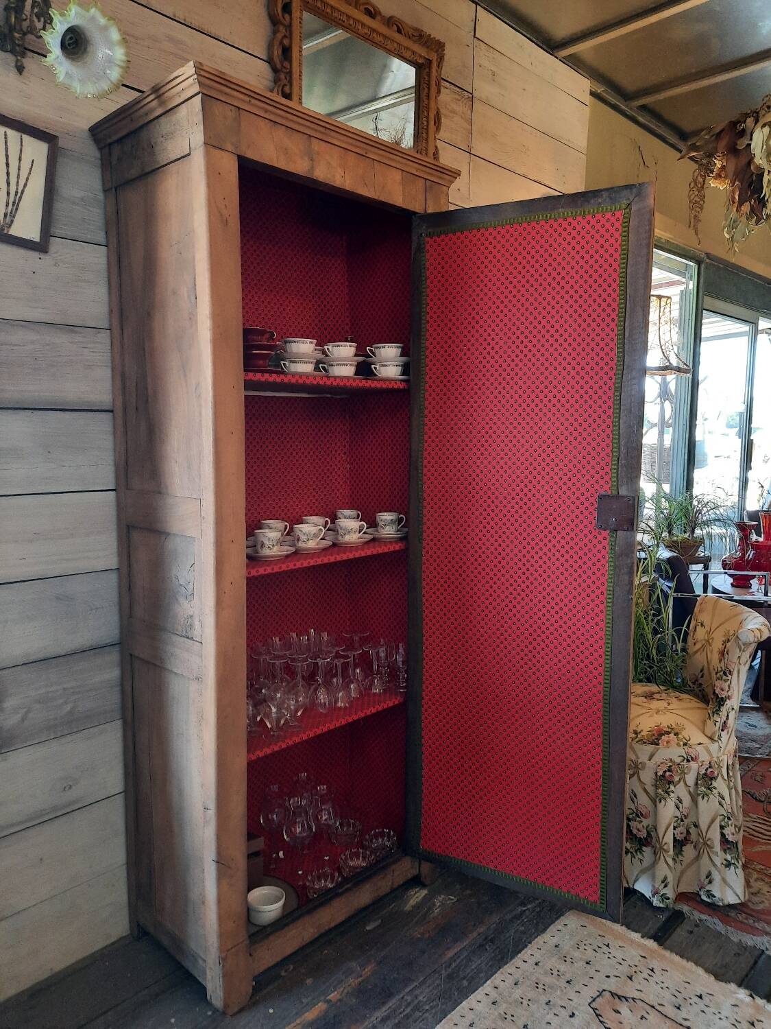 Hosiery cabinet
