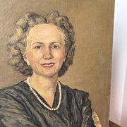 Oil portrait on canvas of an elegant vintage woman 50s