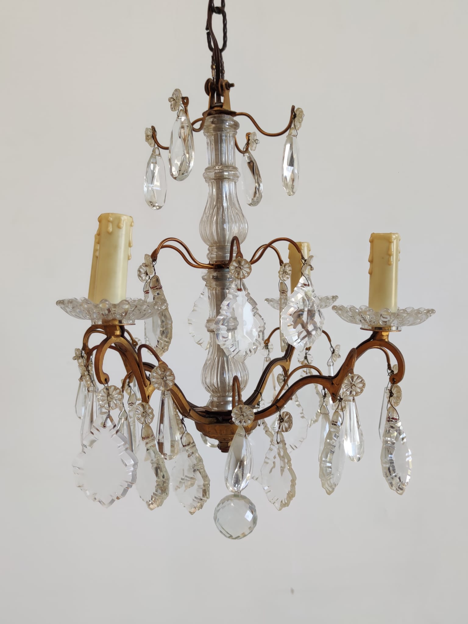 Small chandelier cage with pendants and brass frame louis XV style