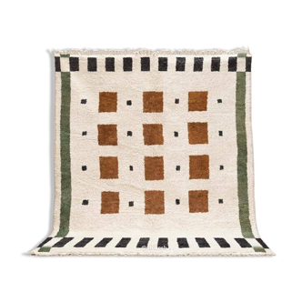 Handmade pure wool rug, size 150 x 250 cm.