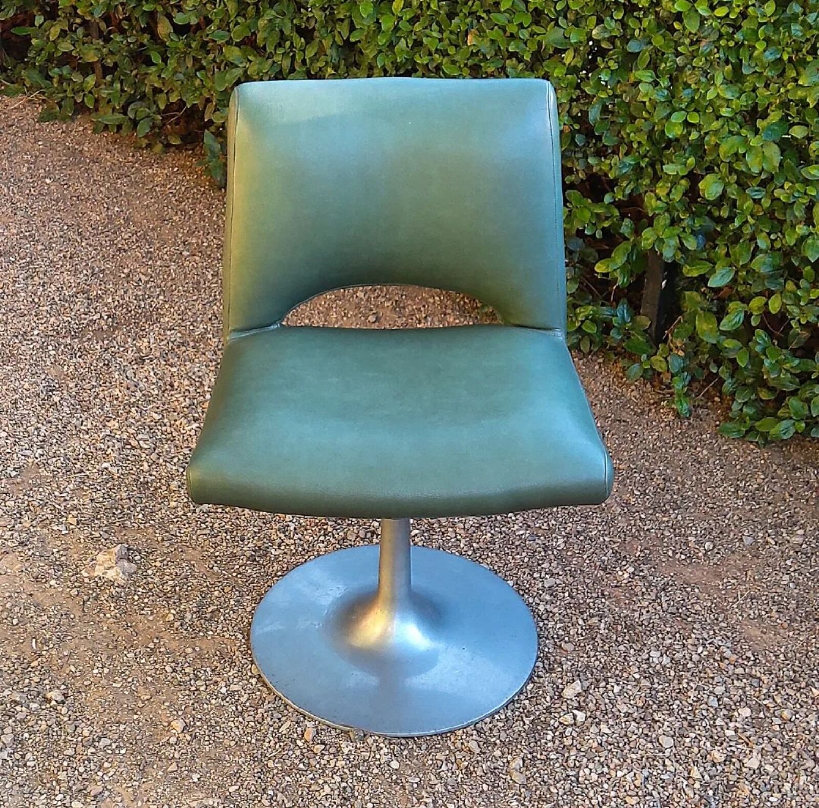 Vintage tulip foot armchair