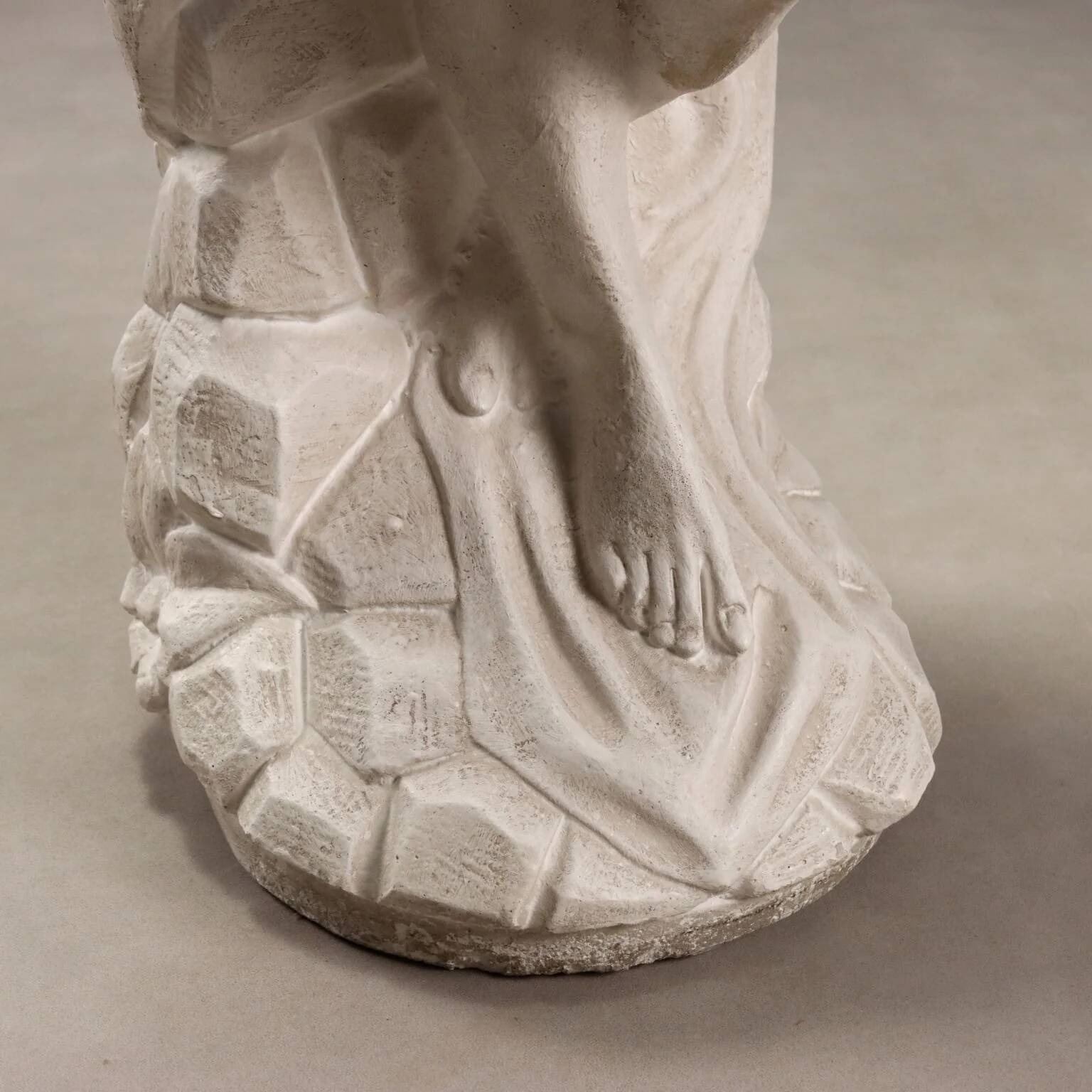 Antique floor lamp statue of a Nereid in concrete, 20th century.