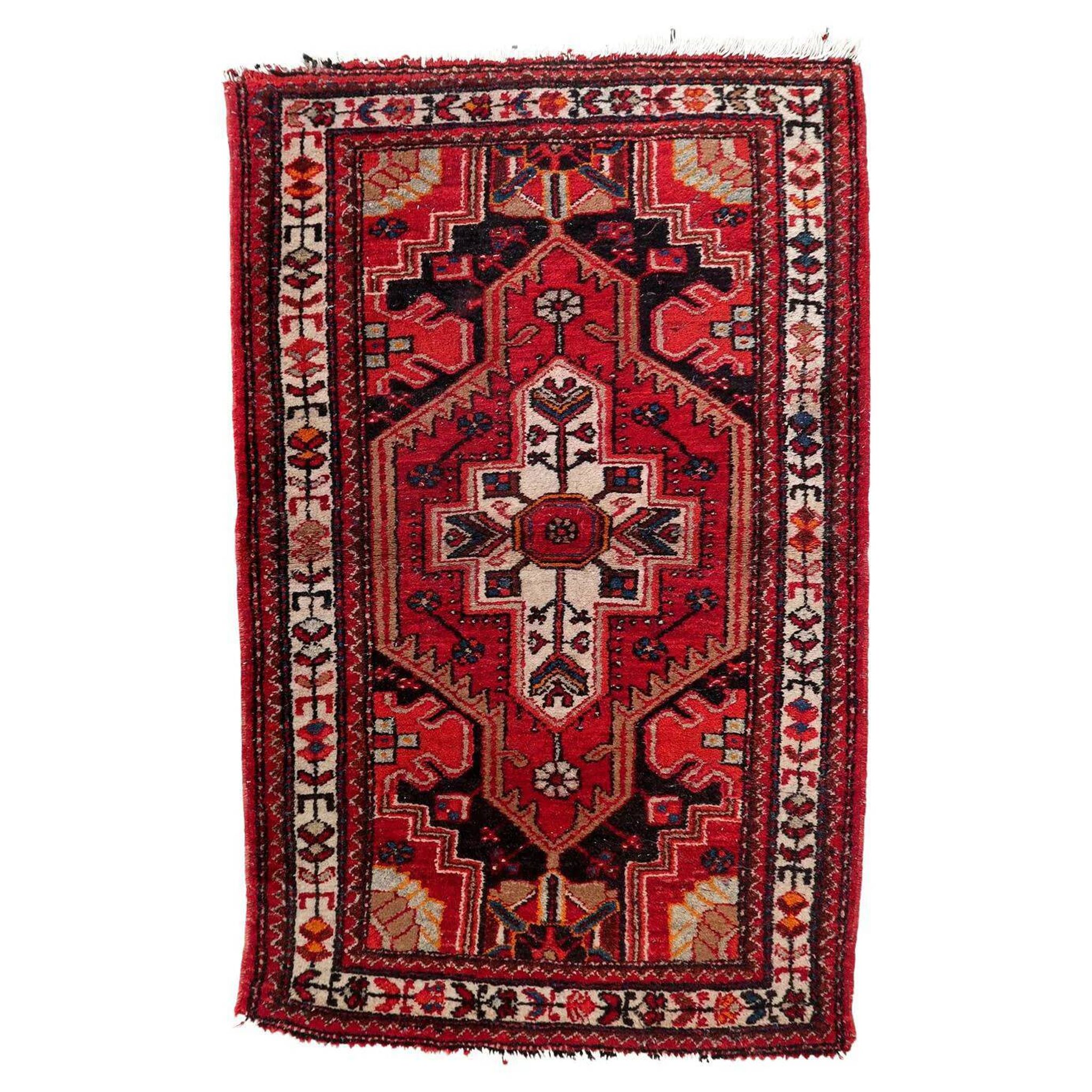 Antique 1920s Persian Hamadan rug 77cm x 121cm