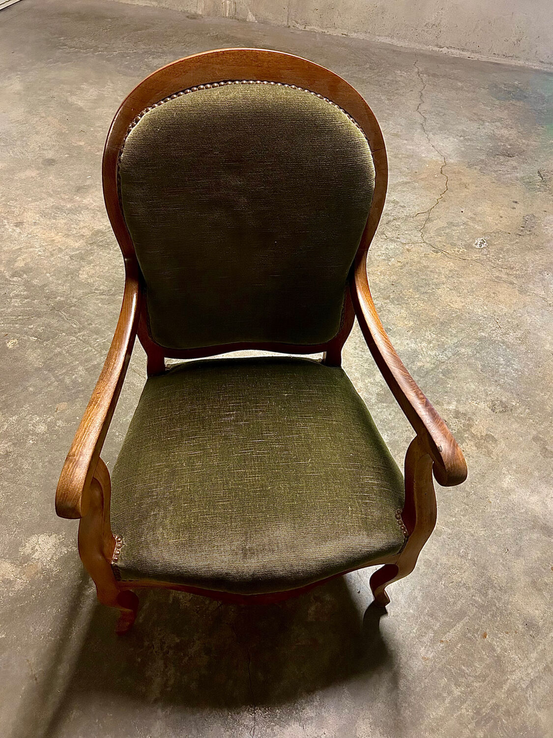 Authentique fauteuil Voltaire Louis-Philippe en noyer massif