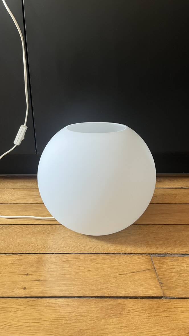 Lampe boule en verre opalin