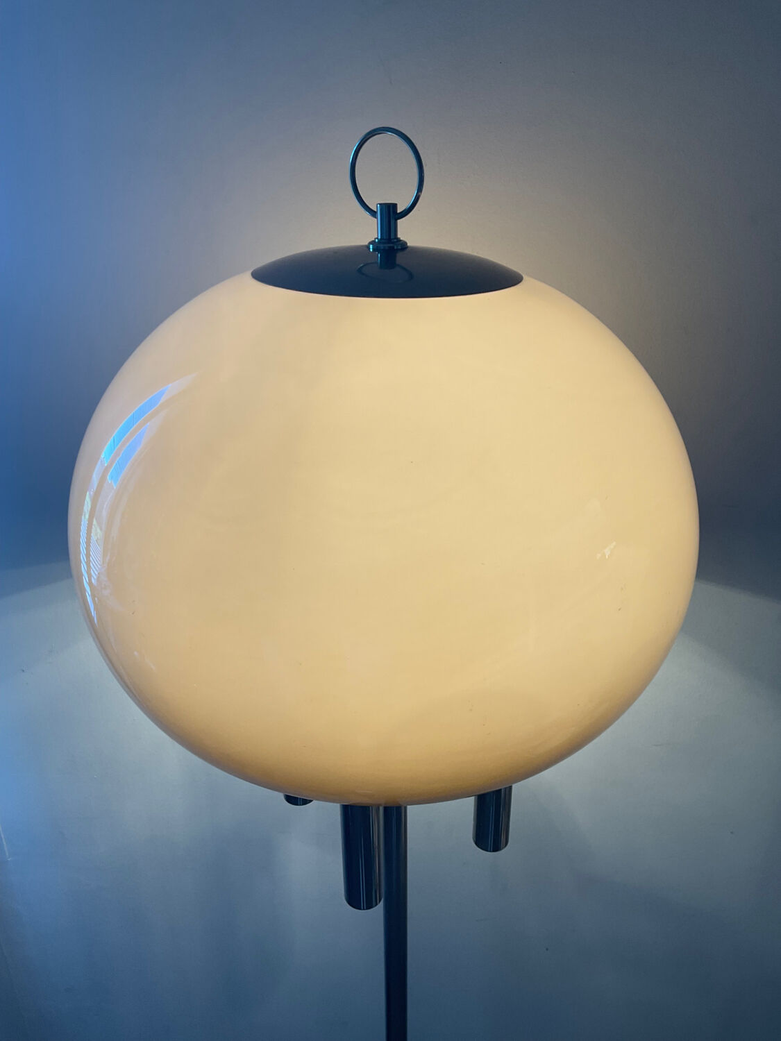 Lampadaire par Harvey Guzzini des années 60-70